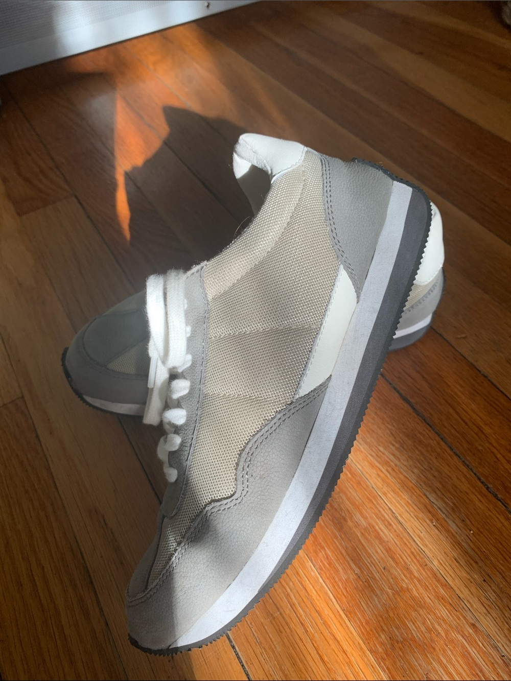 ☁️ Madewell Gray and White Sneakers ☁️